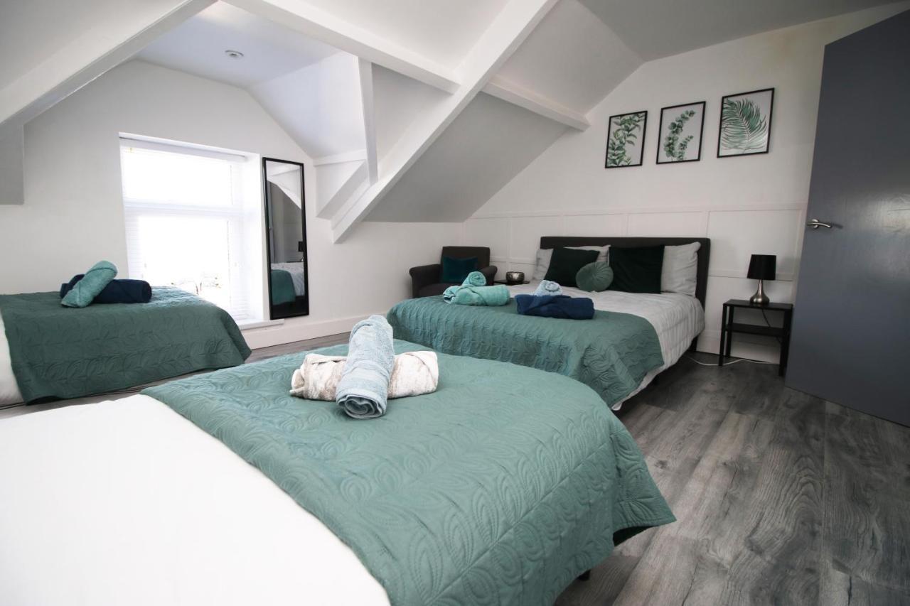 Executive Style 2 Bed Flat In Bridgend F2 Apartman Kültér fotó