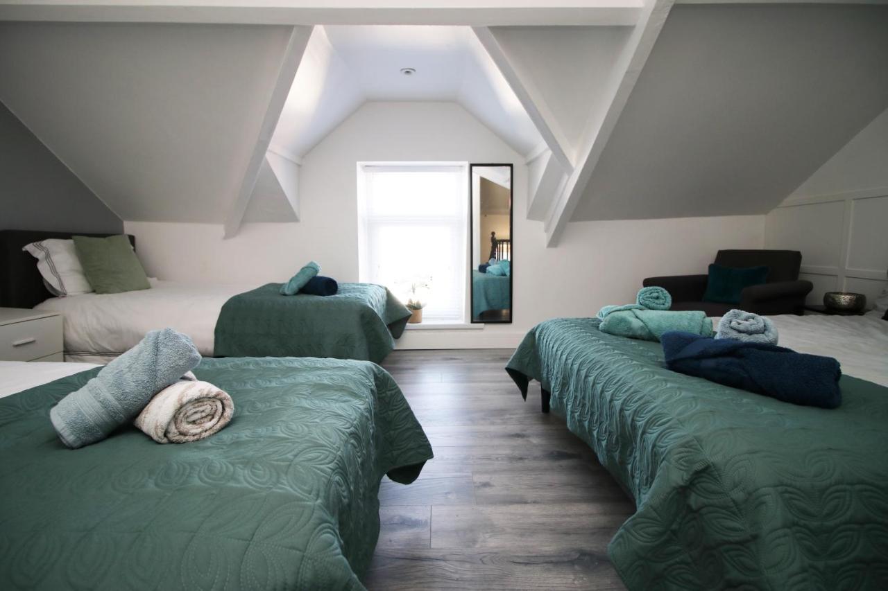 Executive Style 2 Bed Flat In Bridgend F2 Apartman Kültér fotó