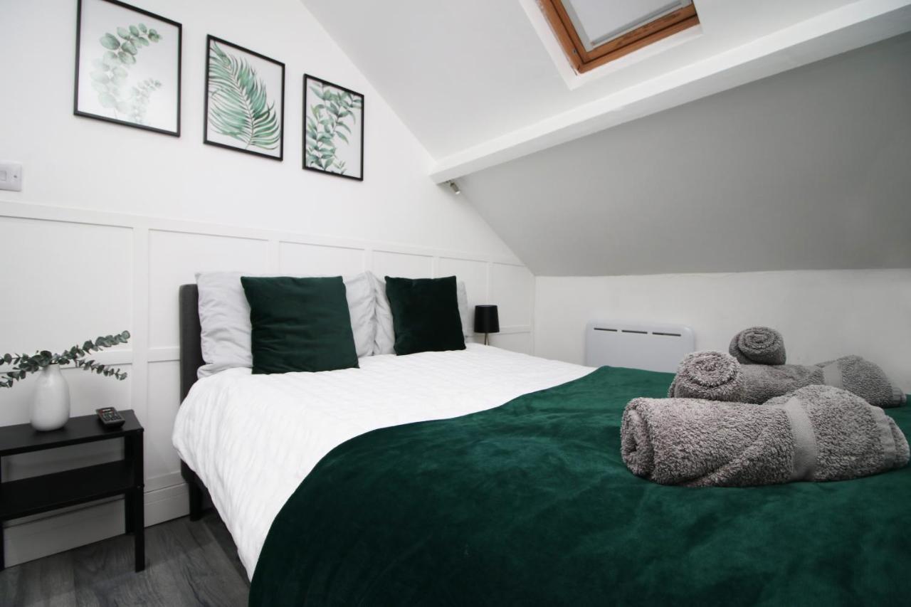 Executive Style 2 Bed Flat In Bridgend F2 Apartman Kültér fotó