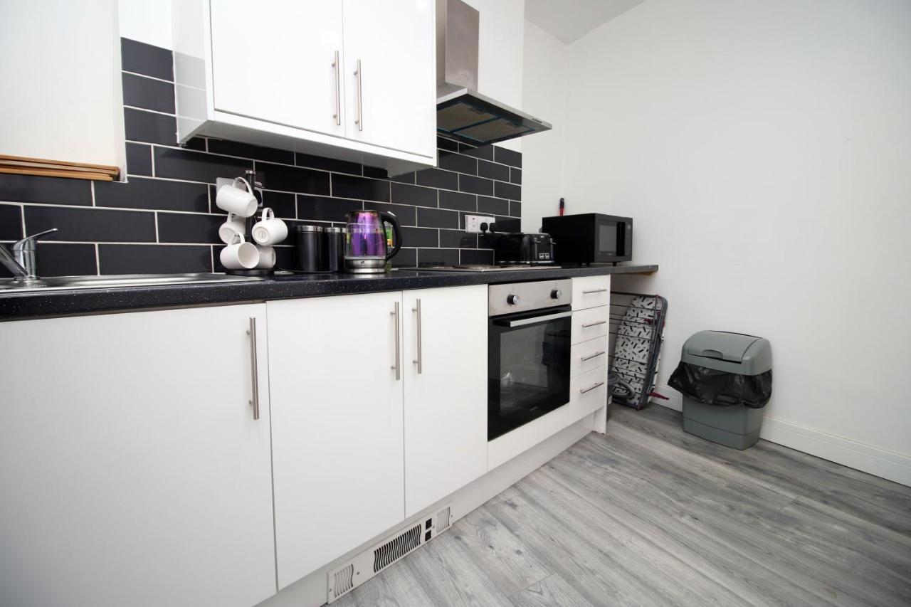 Executive Style 2 Bed Flat In Bridgend F2 Apartman Kültér fotó