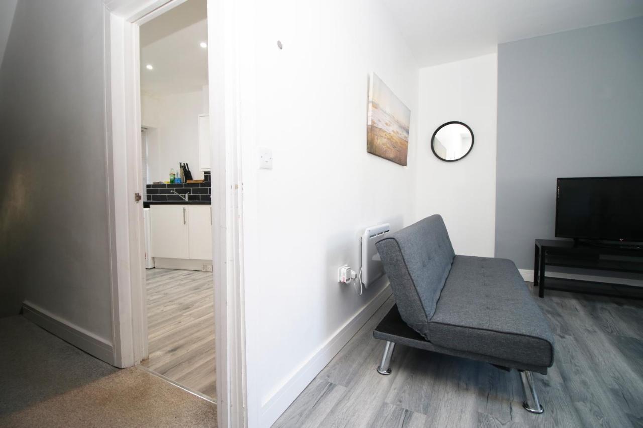 Executive Style 2 Bed Flat In Bridgend F2 Apartman Kültér fotó